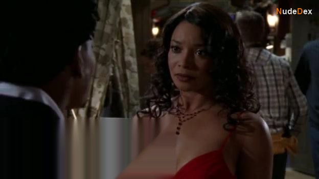 Tamala Jones in Studio 60 On The Sunset Strip, photo 4