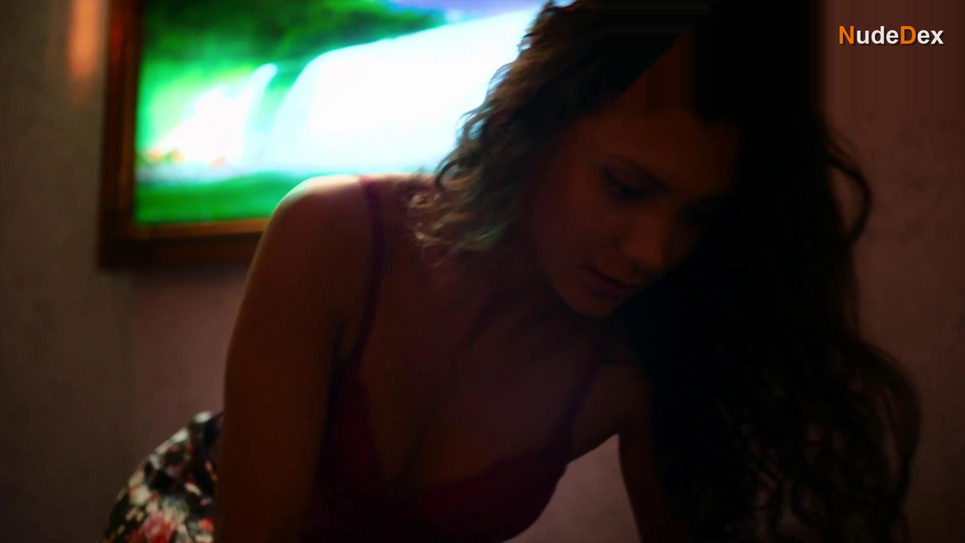 Tara Hetharia in Follow De Soa, photo 15
