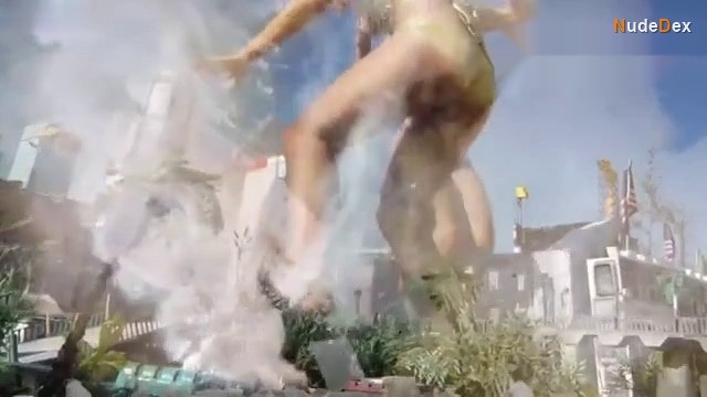 Giantess Attack in Giantess Attack, photo 3