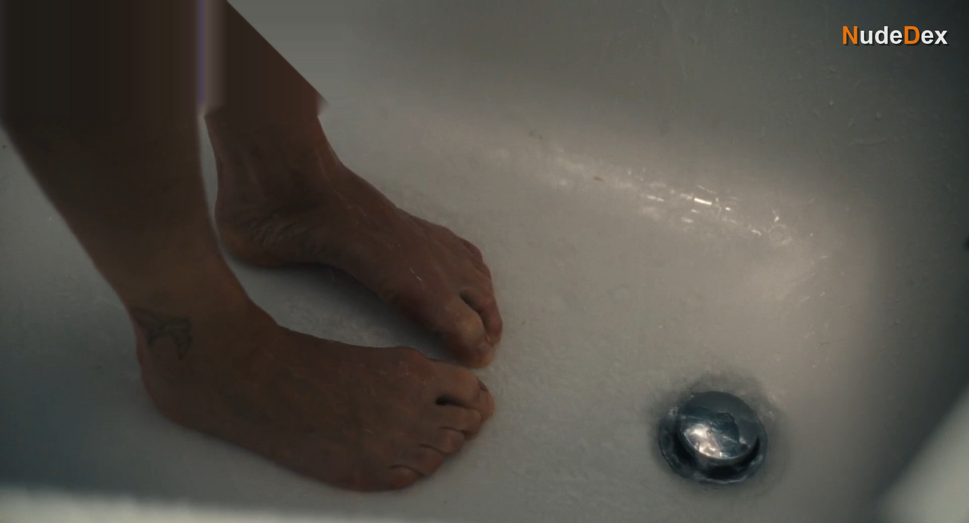 Tatiana Maslany in Maximum Pleasure Guaranteed, photo 3