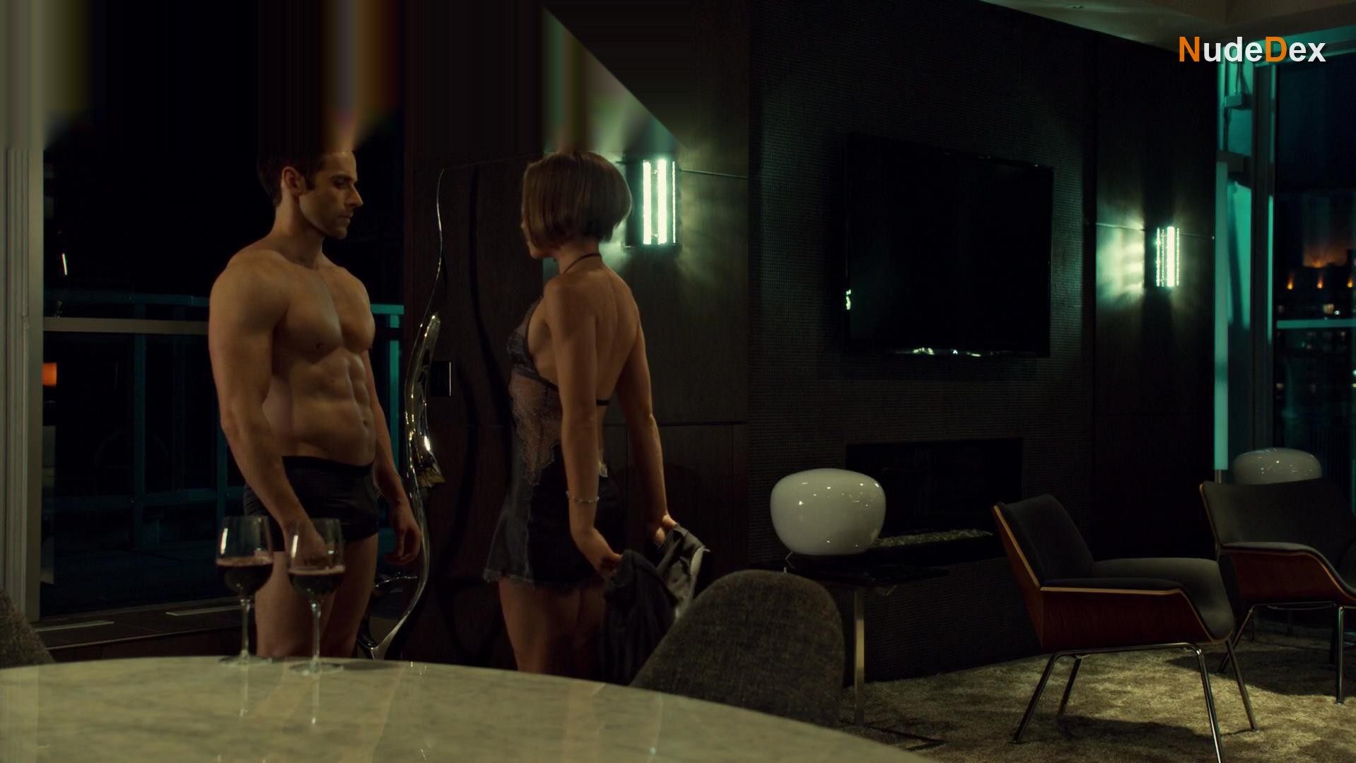 Tatiana Maslany in Orphan Black, photo 8