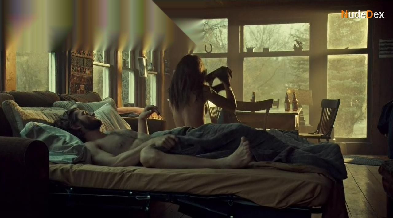 Tatiana Maslany in Orphan Black, photo 10