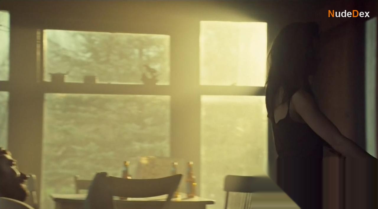 Tatiana Maslany in Orphan Black, photo 12