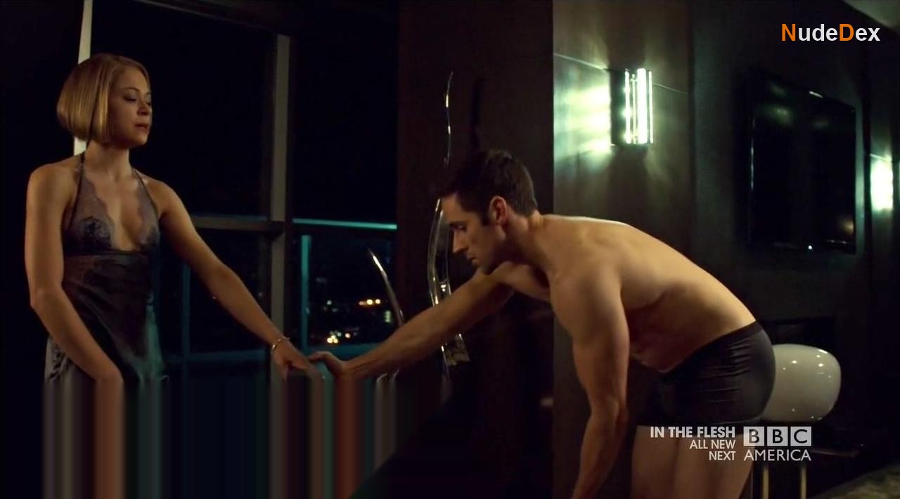 Tatiana Maslany in Orphan Black, photo 14