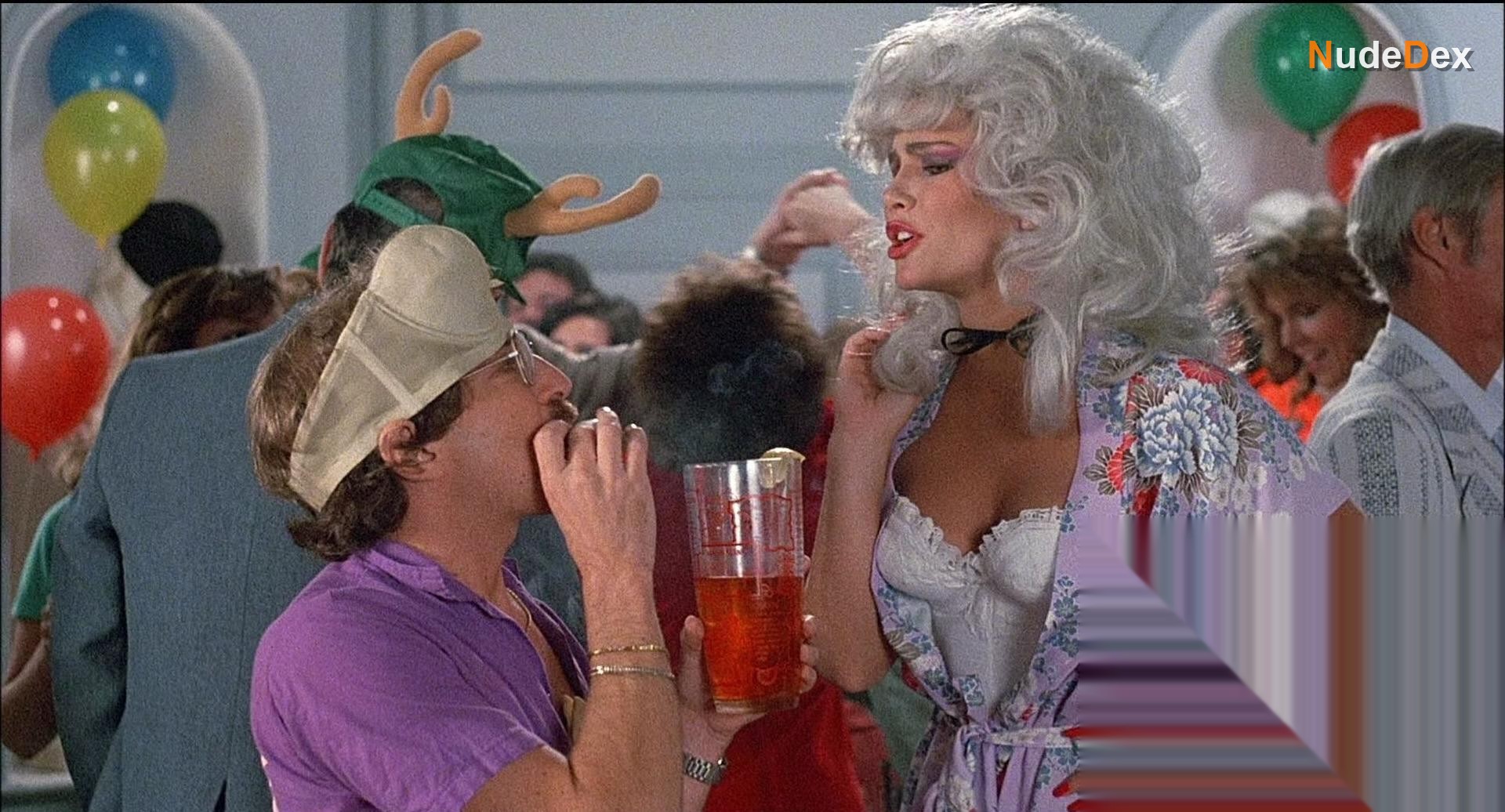 Tawny Kitaen in Bachelor Party, photo 6