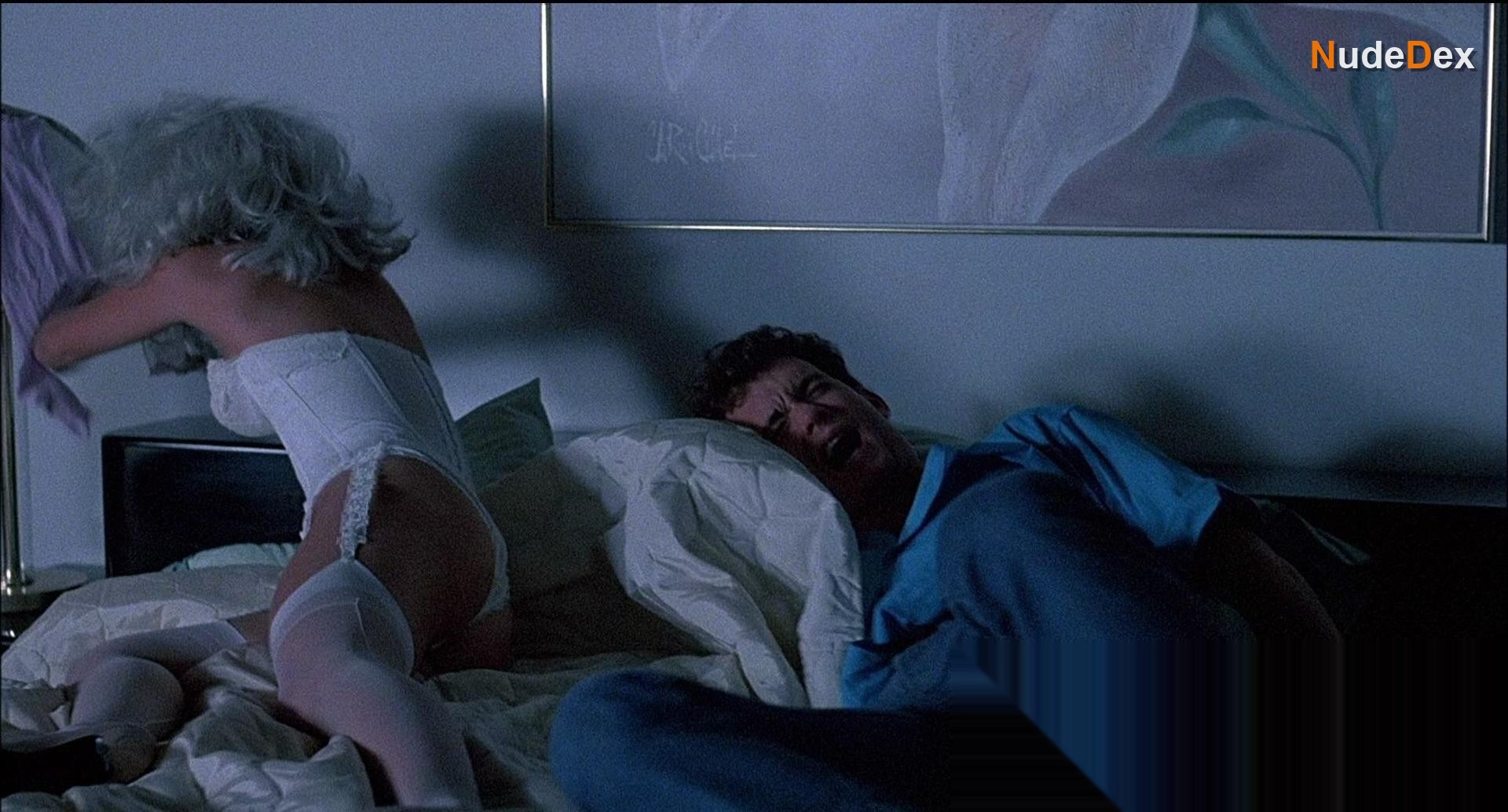 Tawny Kitaen in Bachelor Party, photo 11