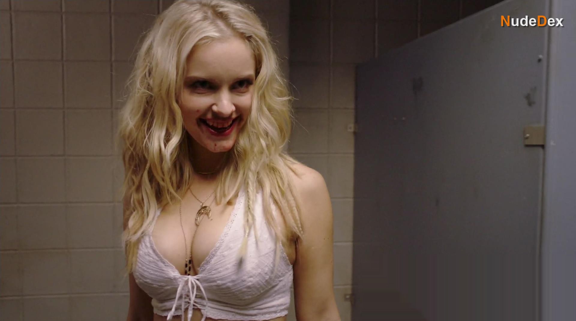 Taylor Black in Midnight, Texas, photo 7