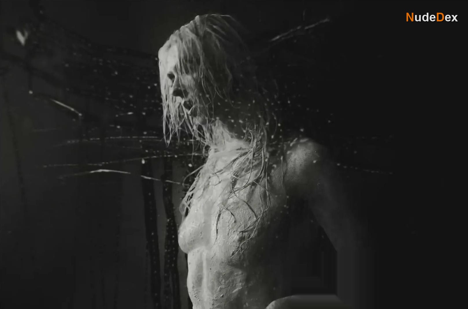 Taylor Momsen in Dear God, photo 1