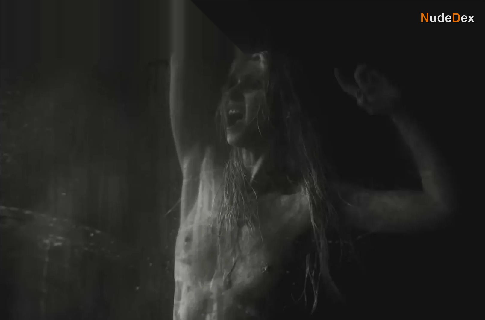 Taylor Momsen in Dear God, photo 4