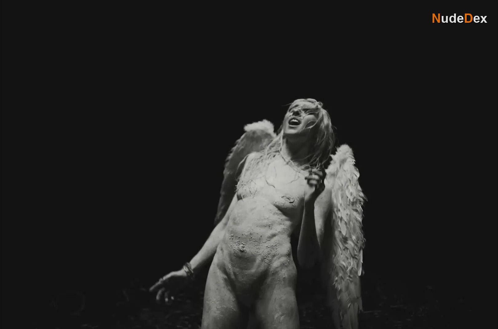 Taylor Momsen in Dear God, photo 5