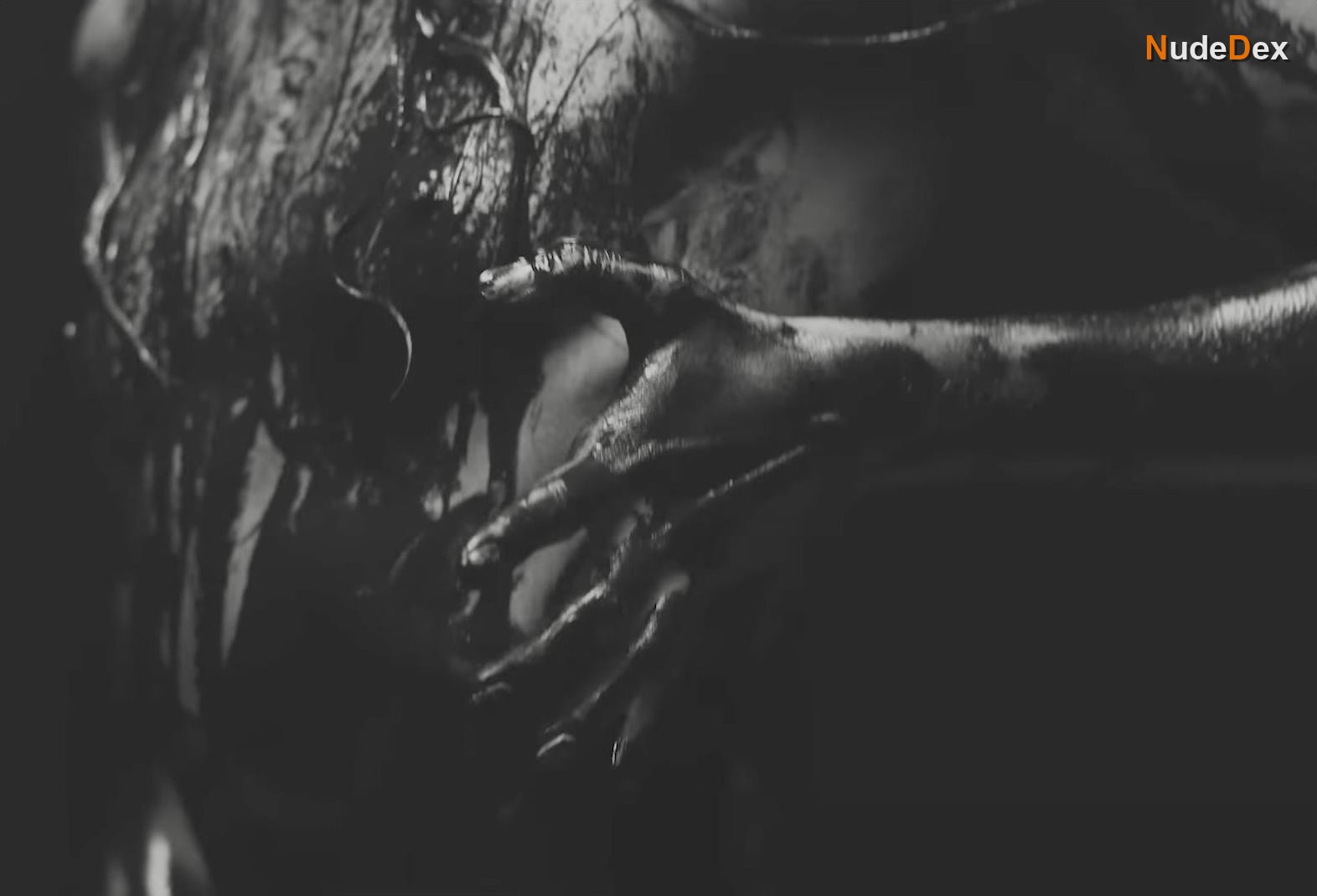 Taylor Momsen in For I Am Death // Life Evermore Pt.2, photo 1
