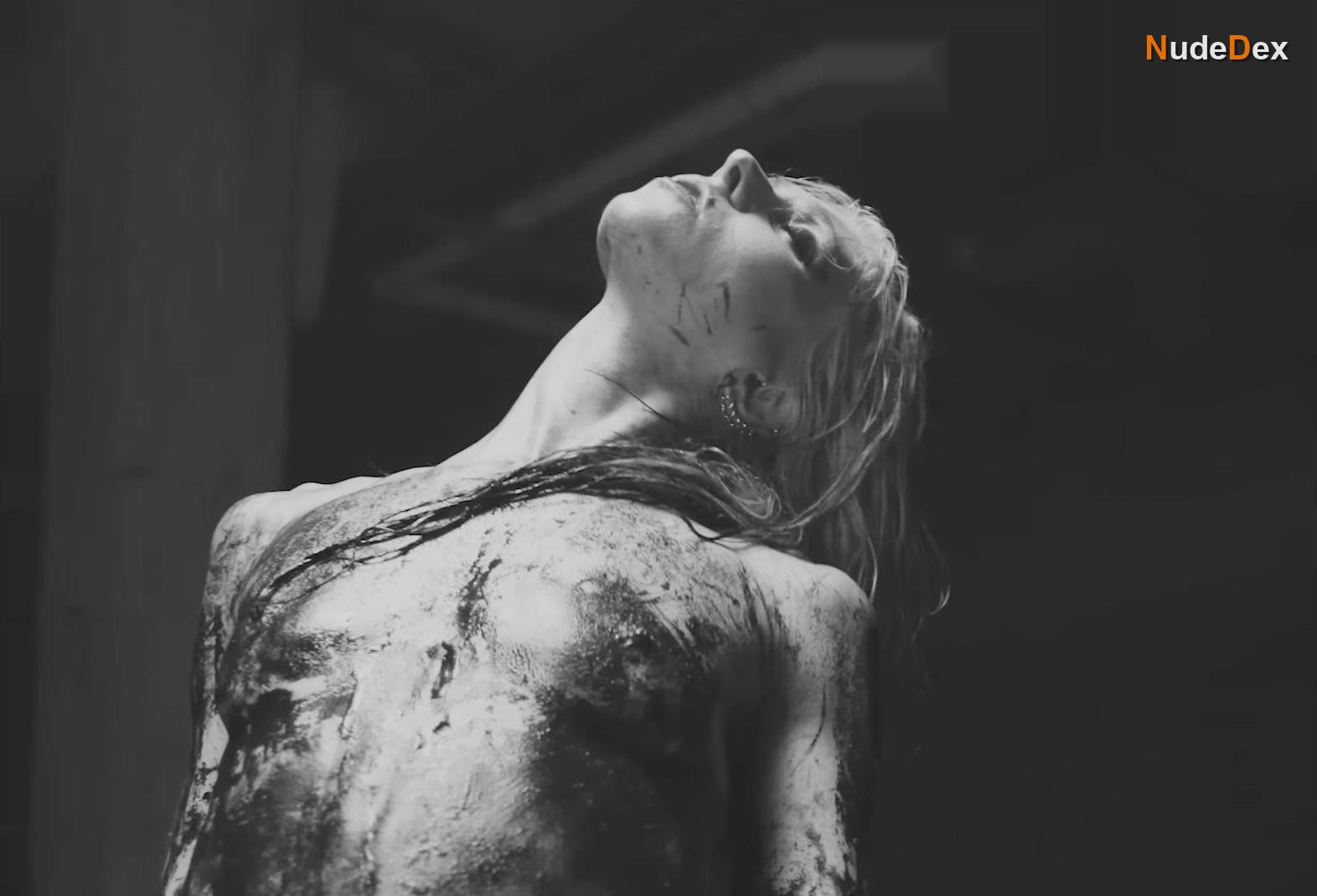 Taylor Momsen in For I Am Death // Life Evermore Pt.2, photo 4