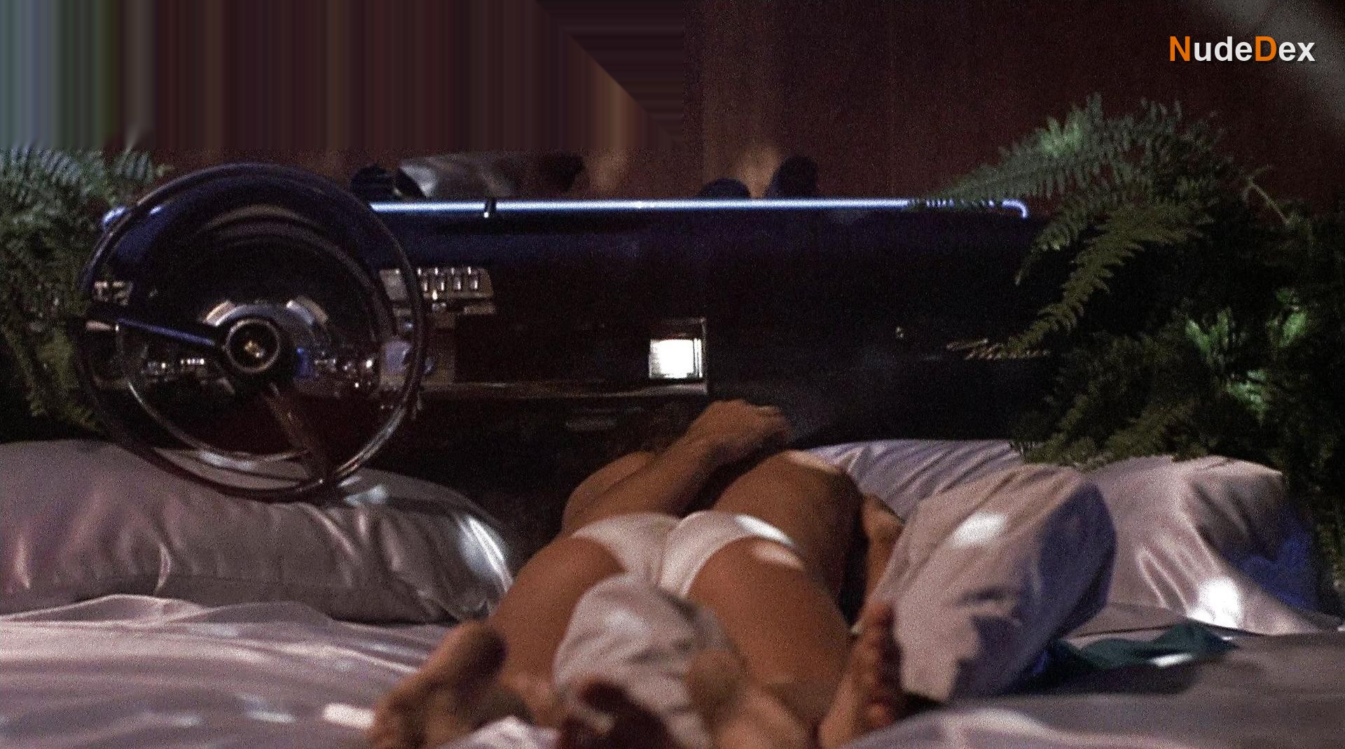Teal Roberts in Hardbodies, photo 7