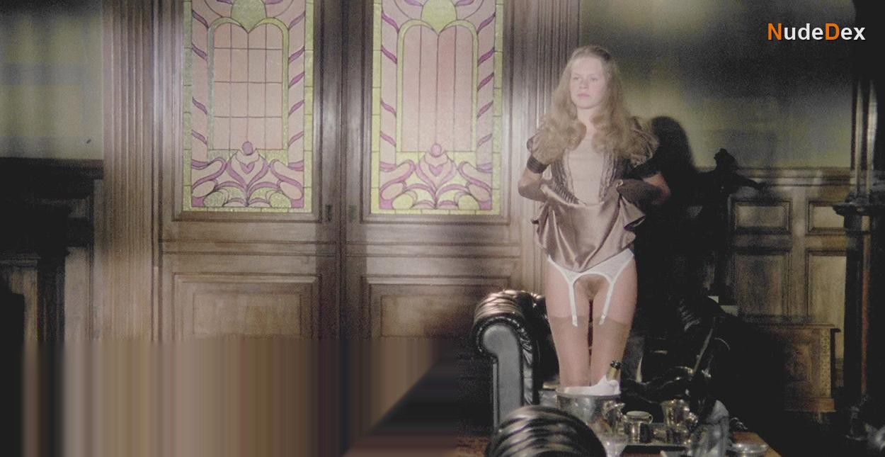 Teresa Ann Savoy in Salon Kitty, photo 10
