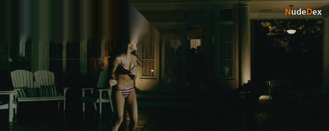Teri Andrez in Sorority Row, photo 3