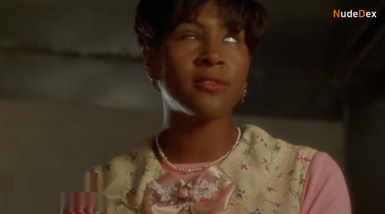 Terri J. Vaughn in Don't Be A Menace To South Central While Drinking Your Juice In The Hood, photo 4