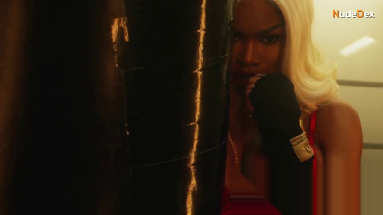 Teyana Taylor in Love Advent, photo 1