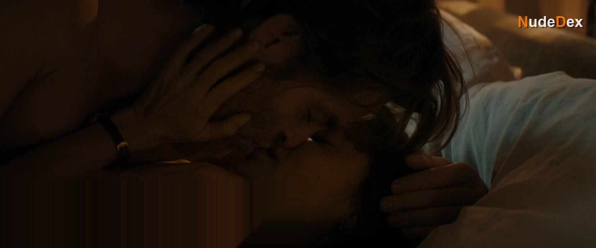 Thandie Newton in All The Old Knives, photo 11