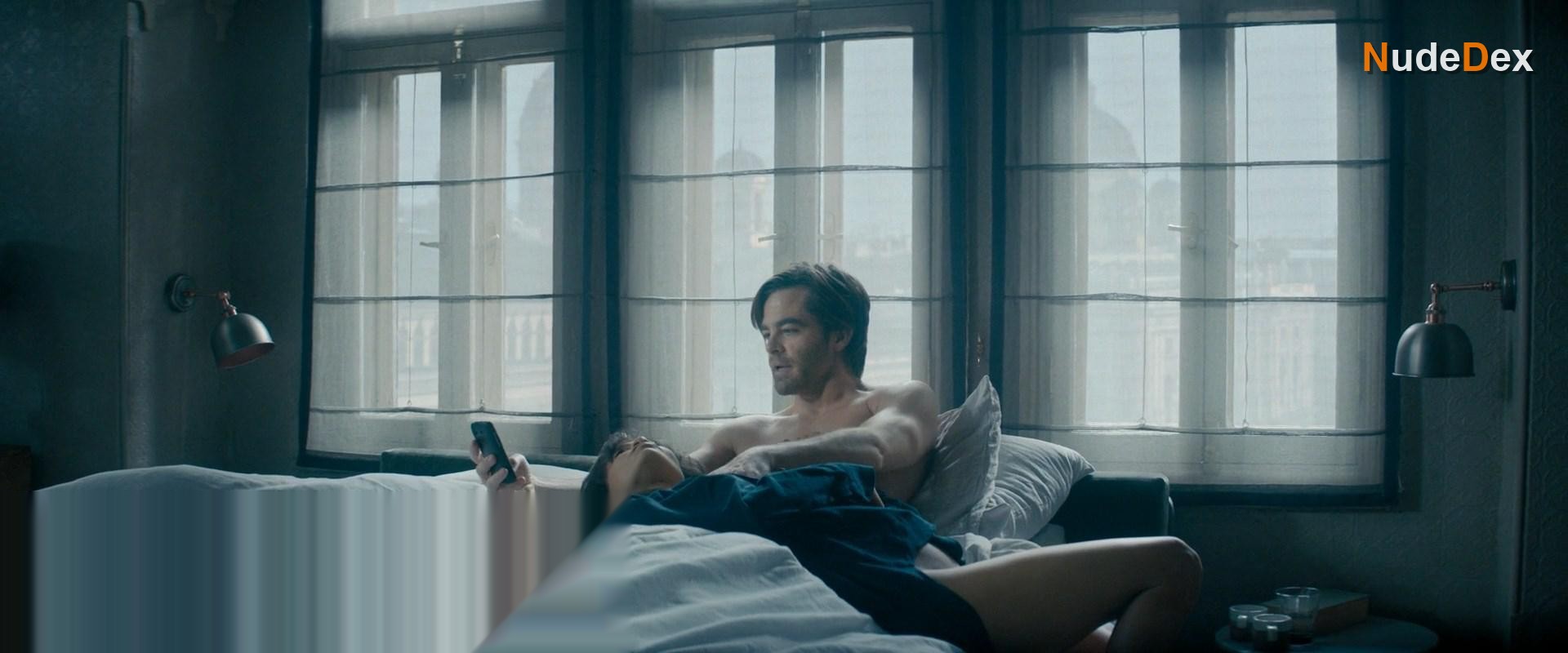 Thandie Newton in All The Old Knives, photo 12
