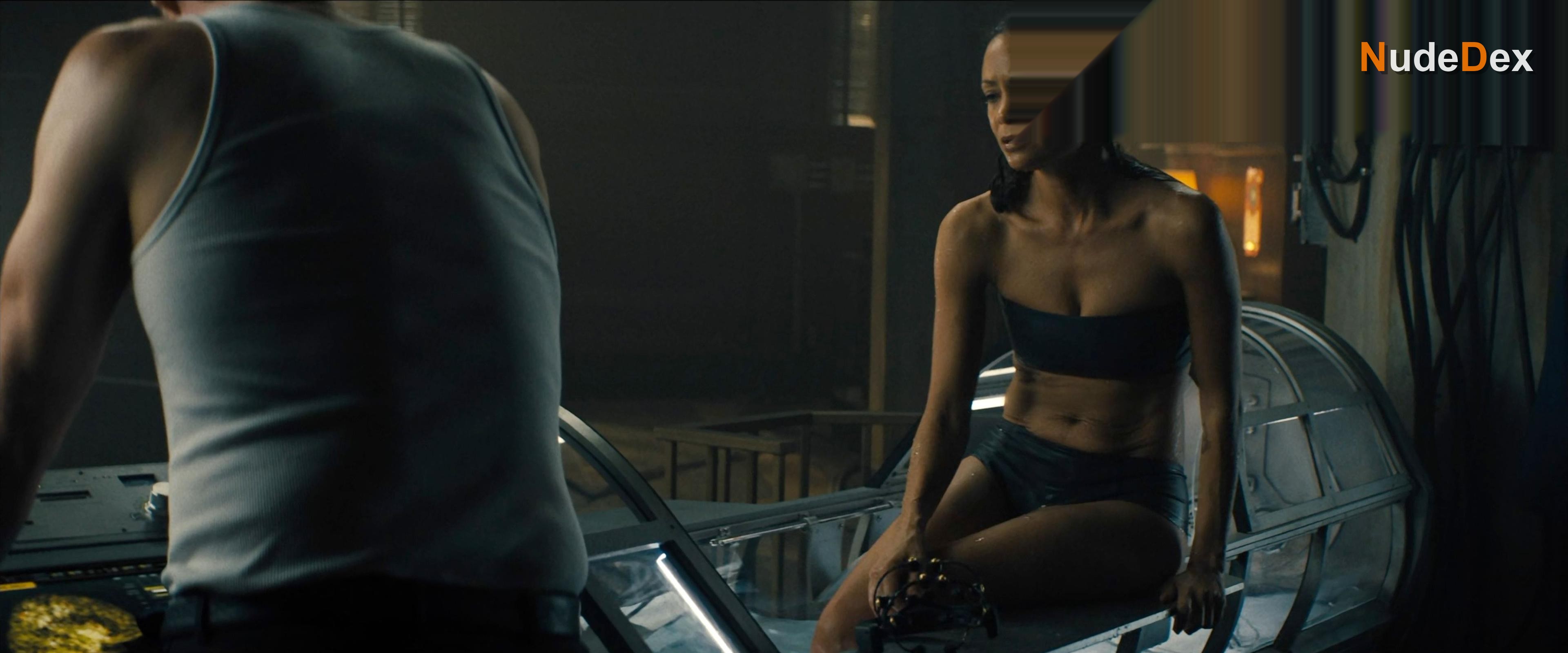 Thandie Newton in Reminiscence, photo 3