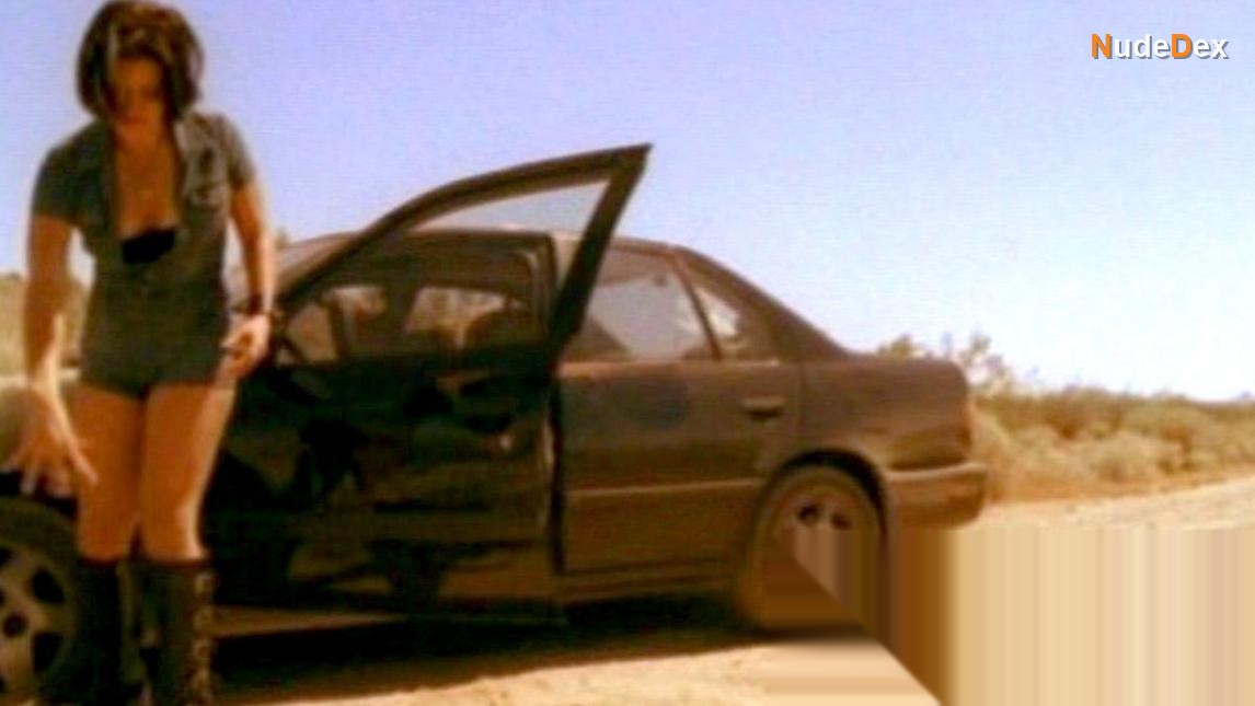 Tiffany Shepis in Detour, photo 3