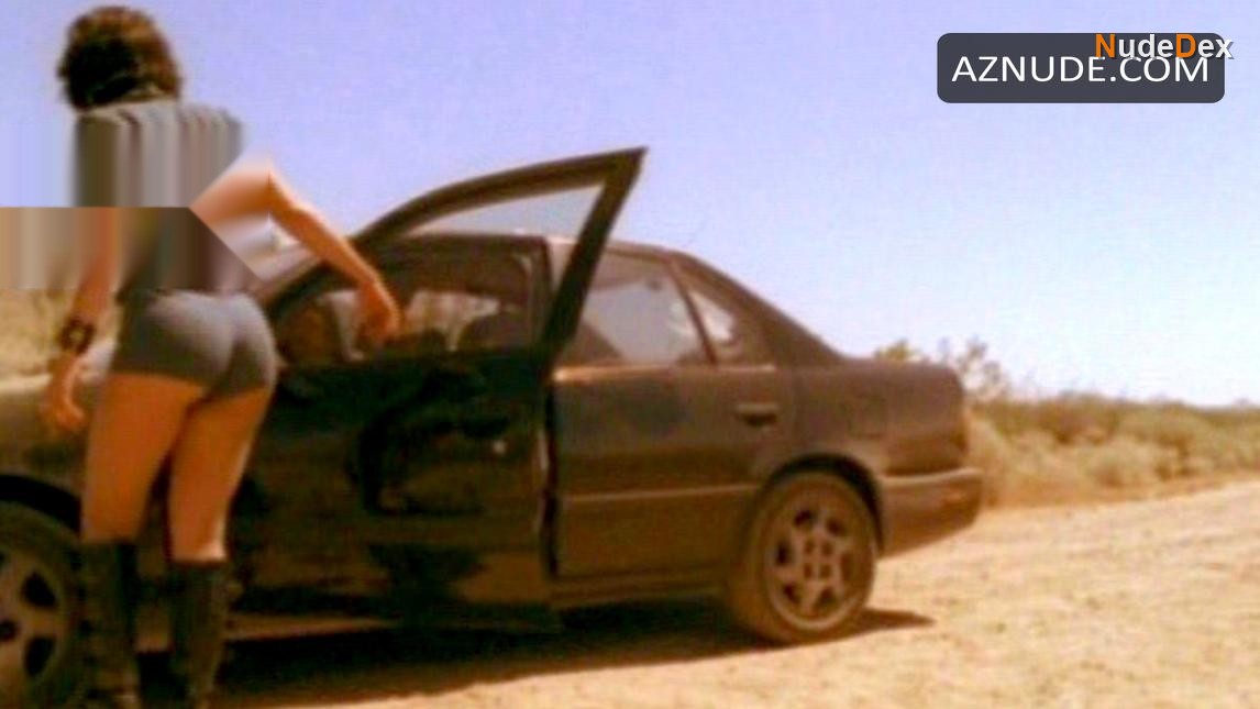 Tiffany Shepis in Detour, photo 4