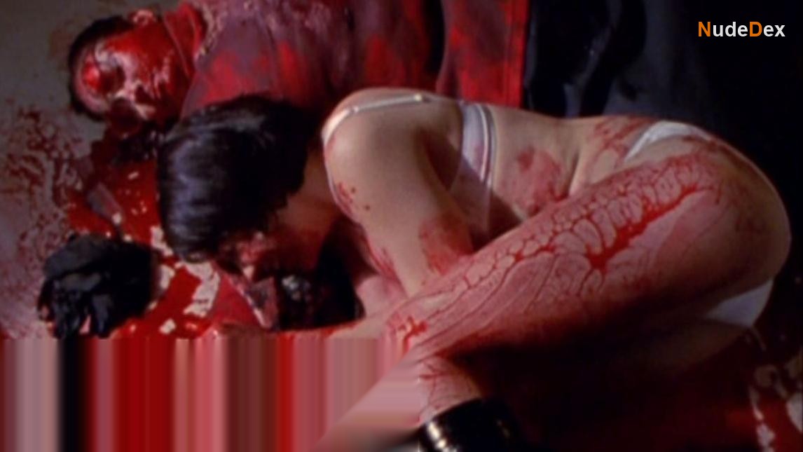 Tiffany Shepis in Home Sick, photo 4