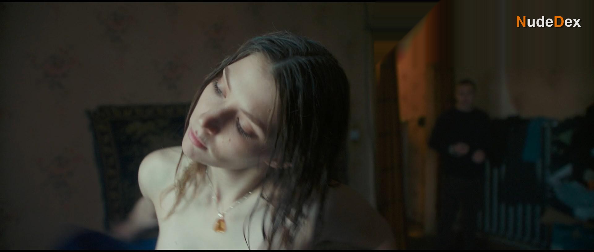 Tina Stojilkovic in Offline, photo 13