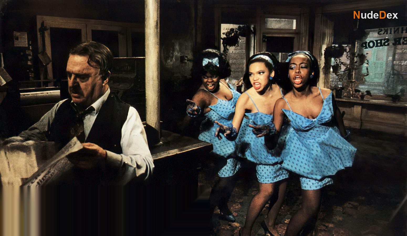 Tisha Campbell in Little Shop Of Horrors, photo 1