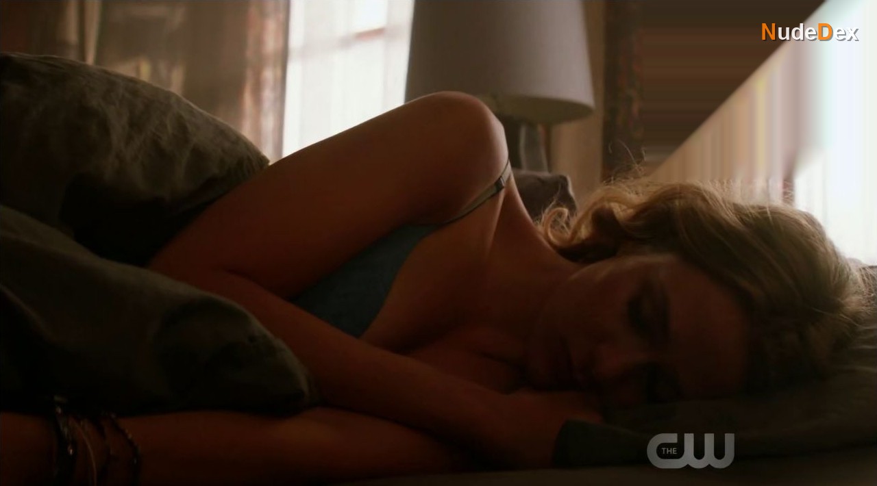 Tori Anderson in No Tomorrow, photo 3