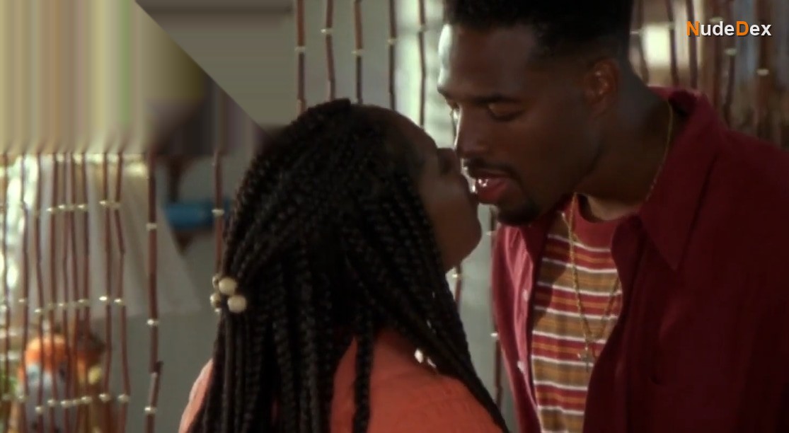 Tracey Cherelle Jones in Don't Be A Menace To South Central While Drinking Your Juice In The Hood, photo 4