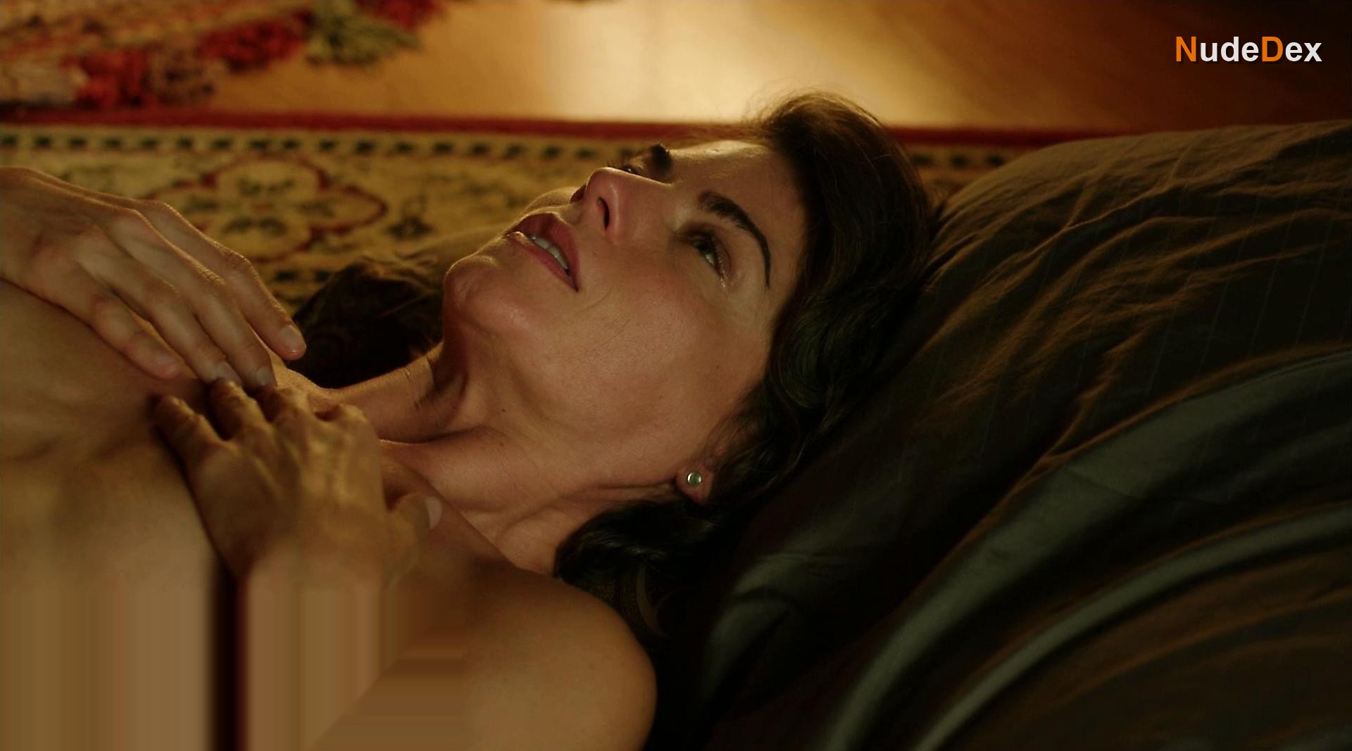 Traci Dinwiddie in Elena Undone