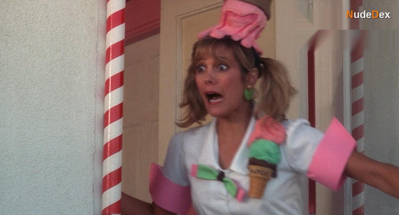 Traci Huber-sheridan in Munchies, photo 35