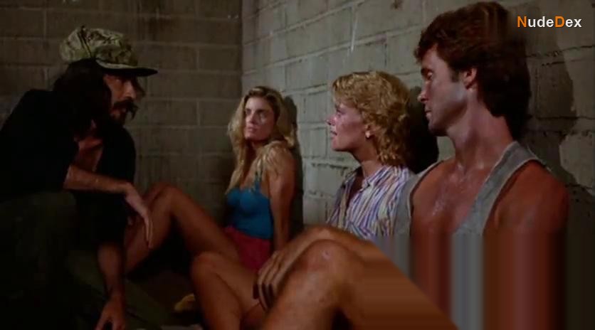Tracy Scoggins in Toy Soldiers, photo 4