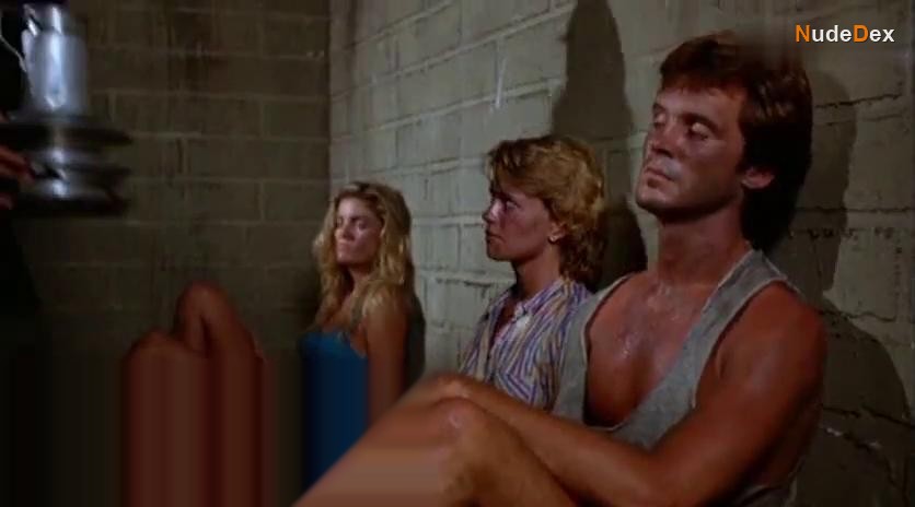 Tracy Scoggins in Toy Soldiers, photo 6