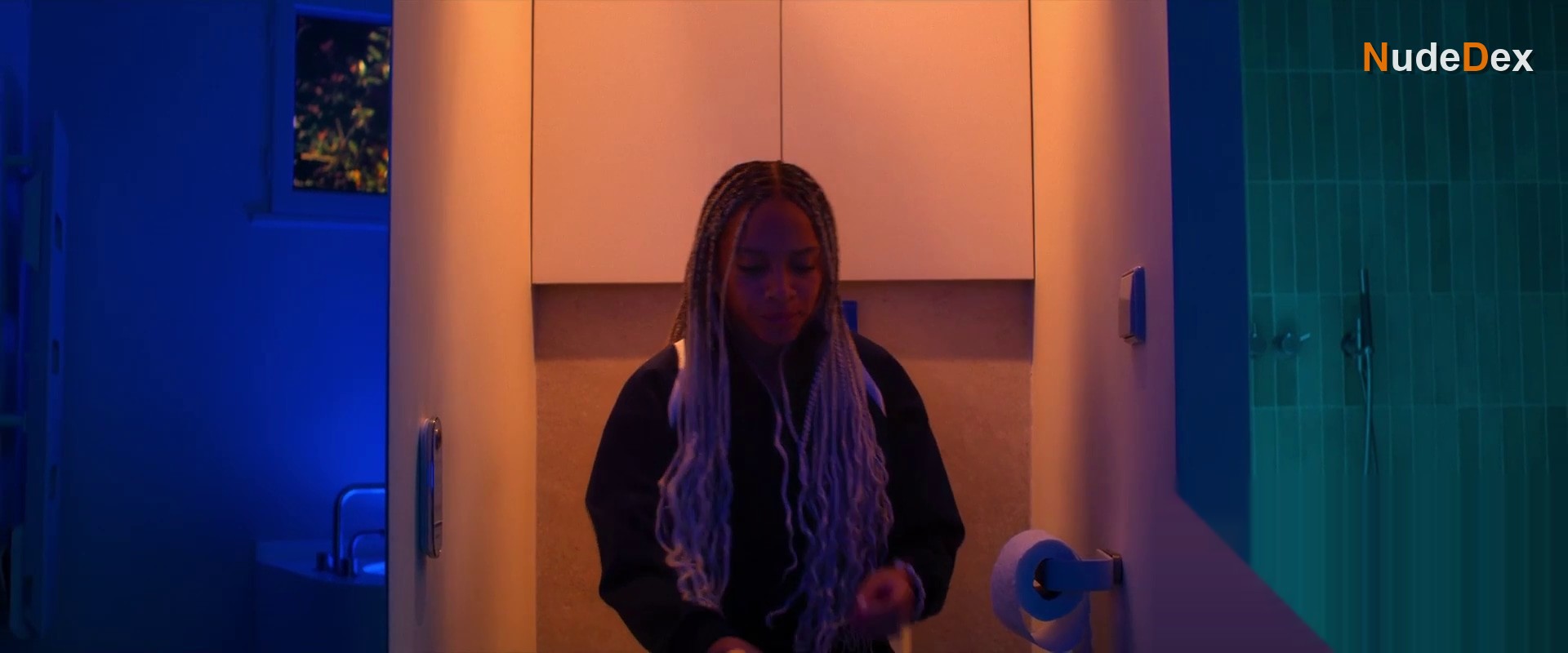 Tya Deslauriers in Cash Queens, photo 14