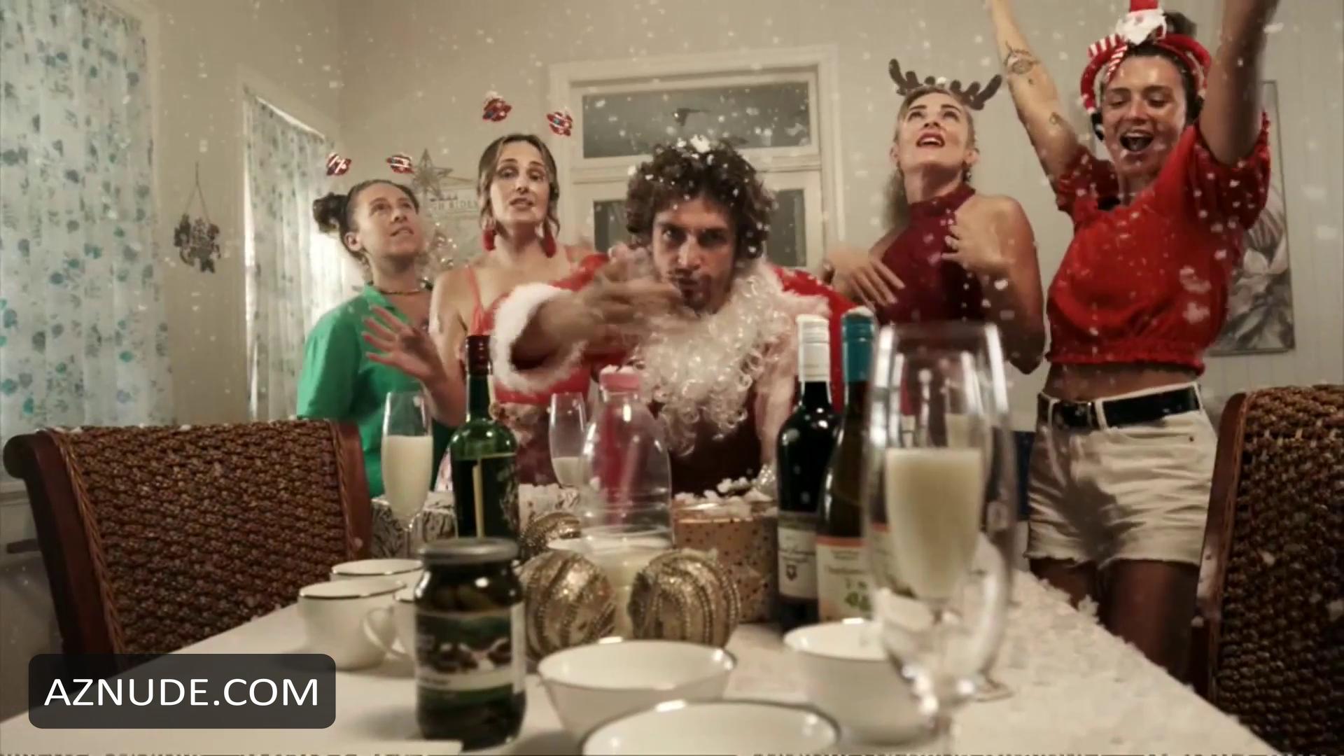 A Savage Christmas in Unsorted, photo 10