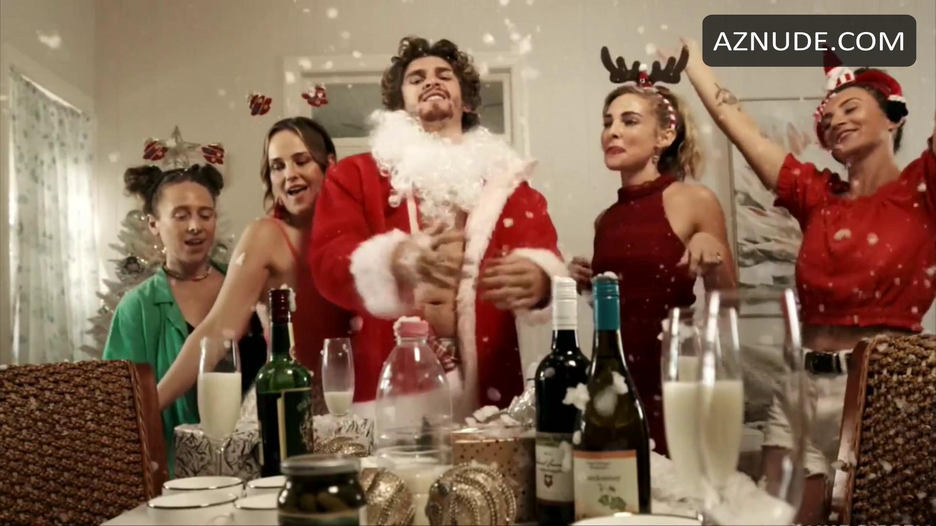 A Savage Christmas in Unsorted, photo 13