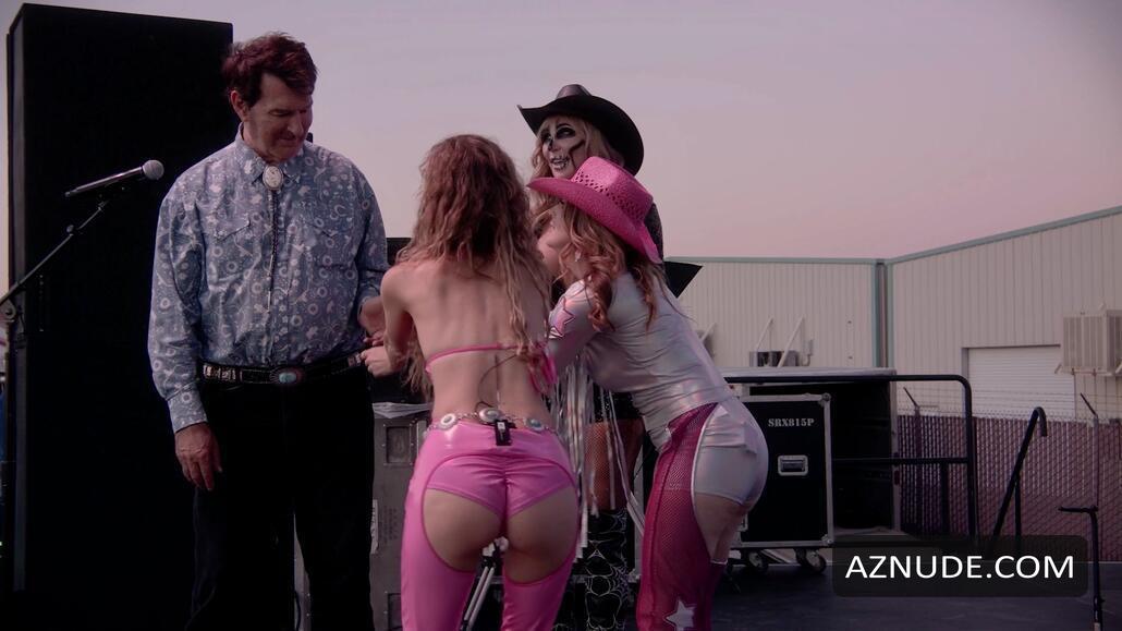 Barbie And Kendra Crash Joe Bob's Drive-in Jamboree in Unsorted, photo 8