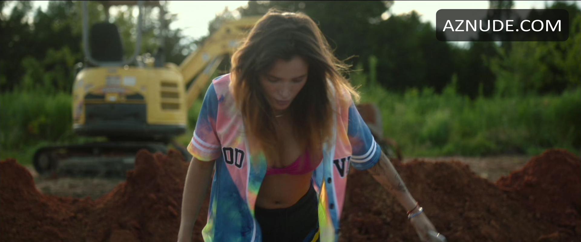 Bella Thorne in Infamous, photo 6