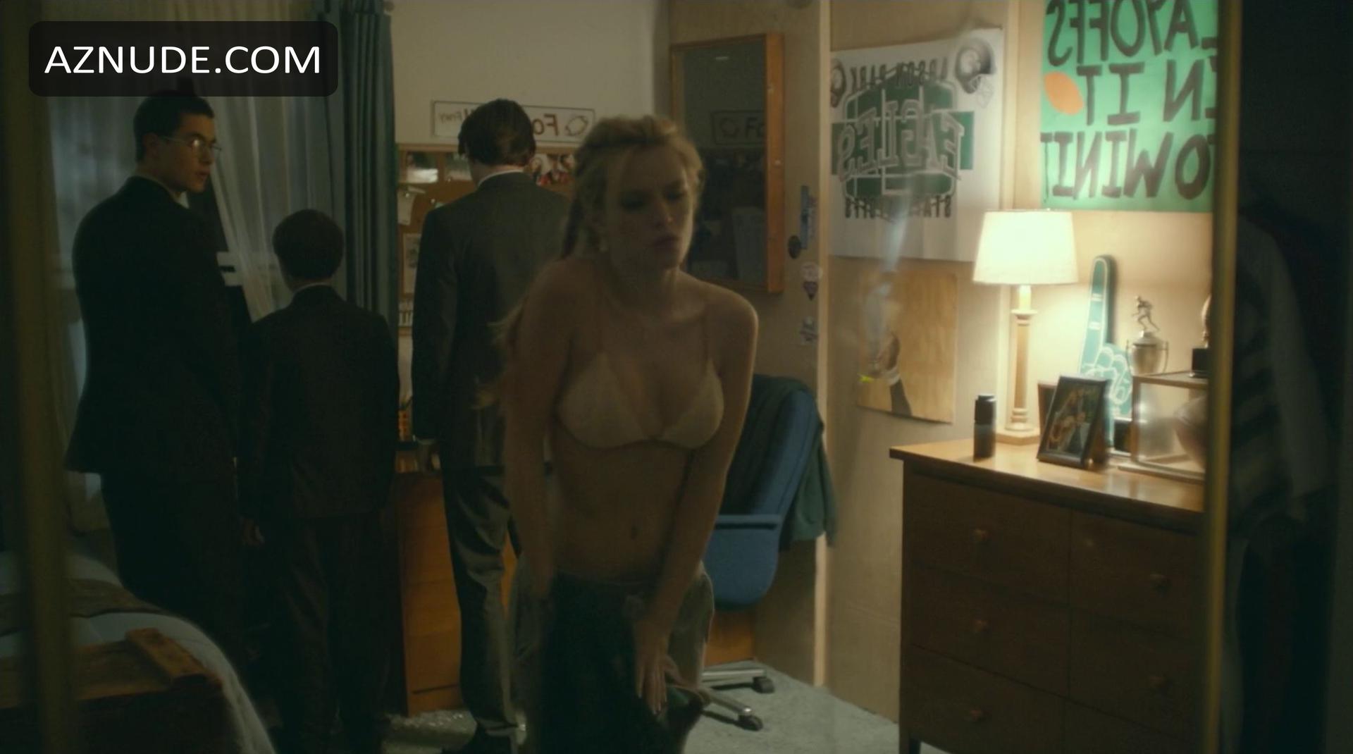 Bella Thorne in Shovel Buddies, photo 2
