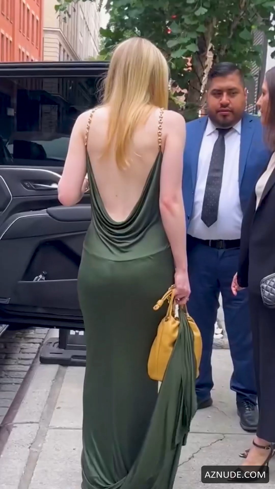 Deep Cleavage In A Sleek Green Dress in Unsorted, photo 4