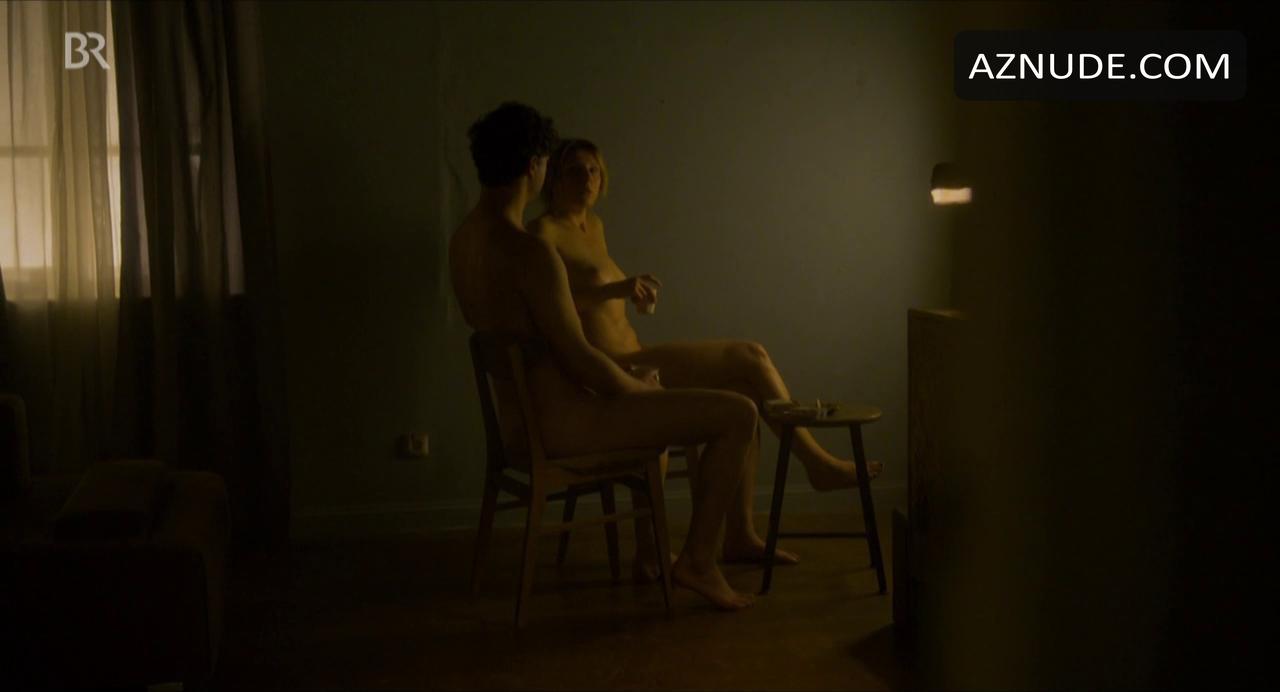 Girl Meets Boy in Unsorted, photo 1