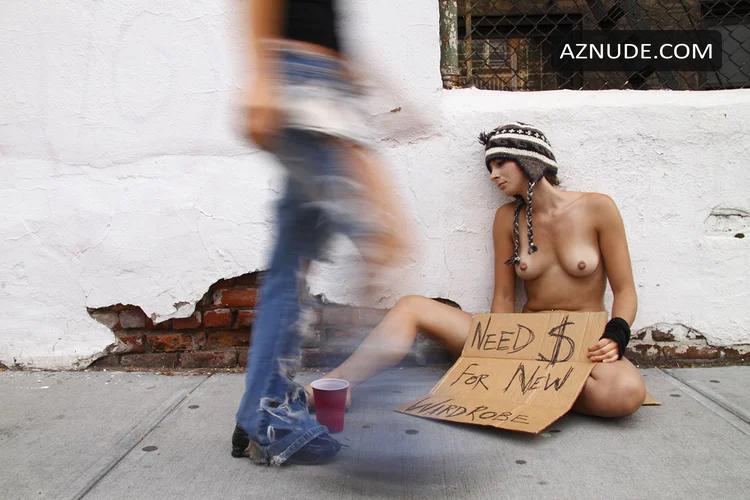 Nue York: Self-portraits Of A Bare Urban Citizen in Unsorted, photo 1