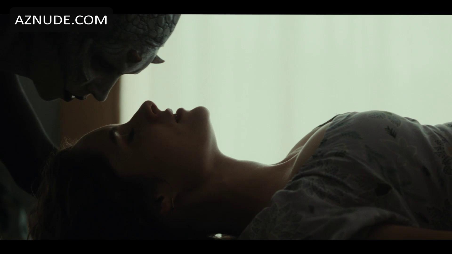 Rachel Cook in Succubus, photo 4
