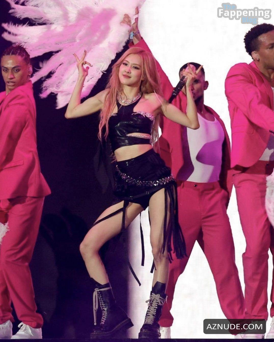 Rose in Blackpink Rose Sizzles In Sexy Performance At Coachella, photo 1