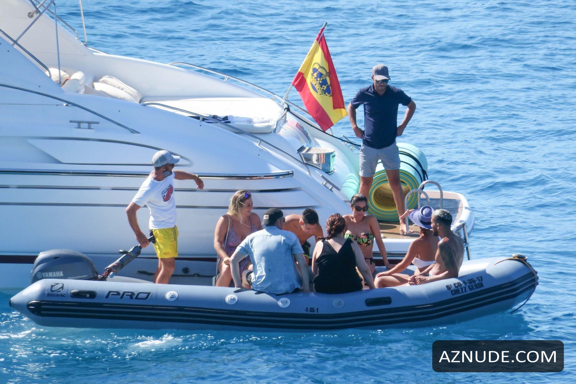 Tamara Gorro in Tamara Gorro And Ezequiel Garay Enjoy A Day In The Sun In Formentera, photo 8