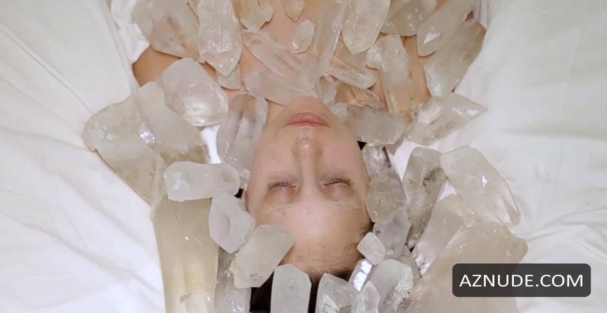 The Abramovic Method Practiced By Lady Gaga in Unsorted, photo 14