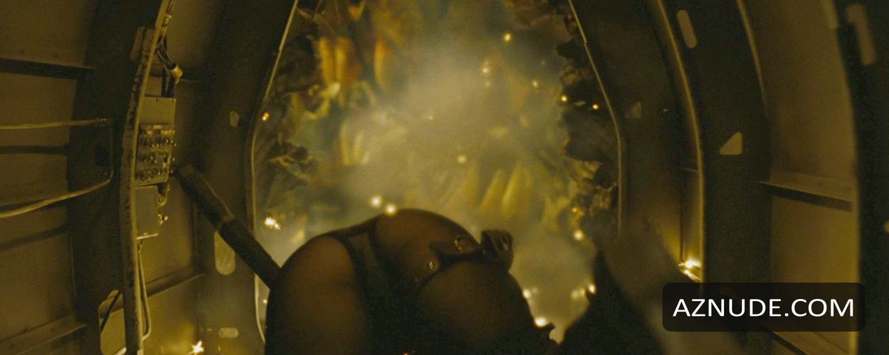 Vanessa Hudgens in Sucker Punch, photo 6