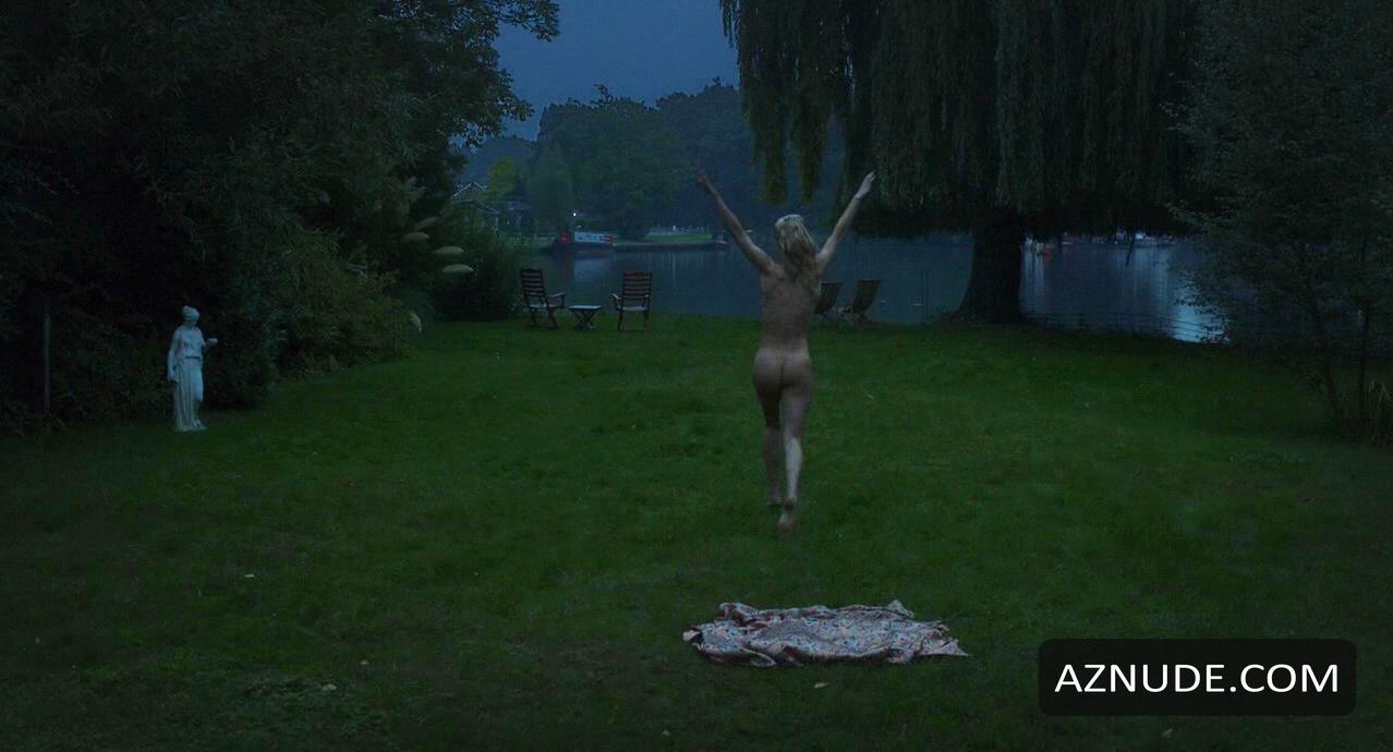 Vanessa Kirby in Queen And Country, photo 2
